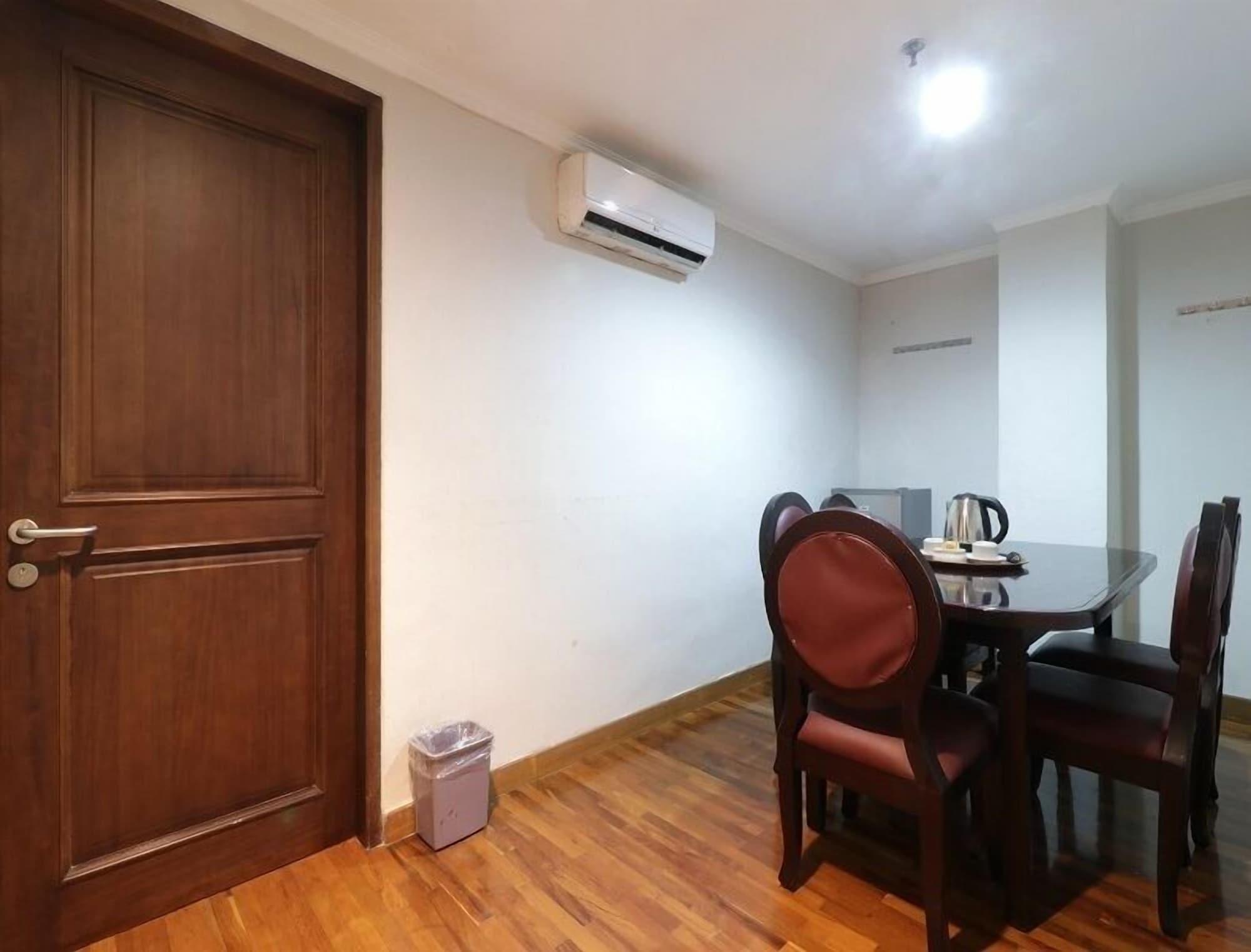 P Hotel Jakarta Extérieur photo