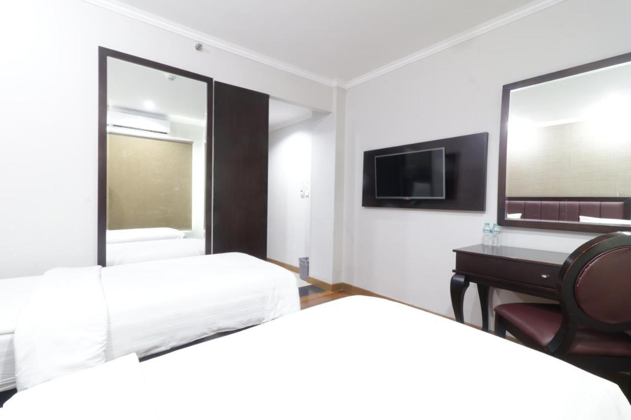 P Hotel Jakarta Extérieur photo