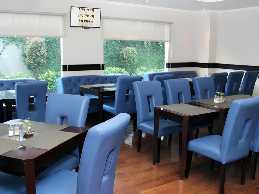 P Hotel Jakarta Extérieur photo
