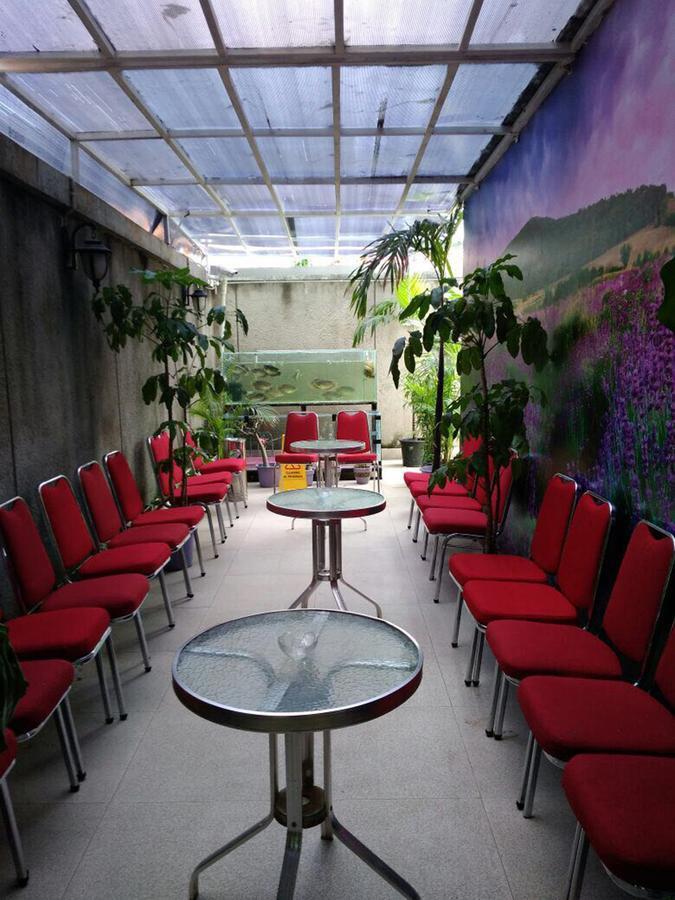P Hotel Jakarta Extérieur photo